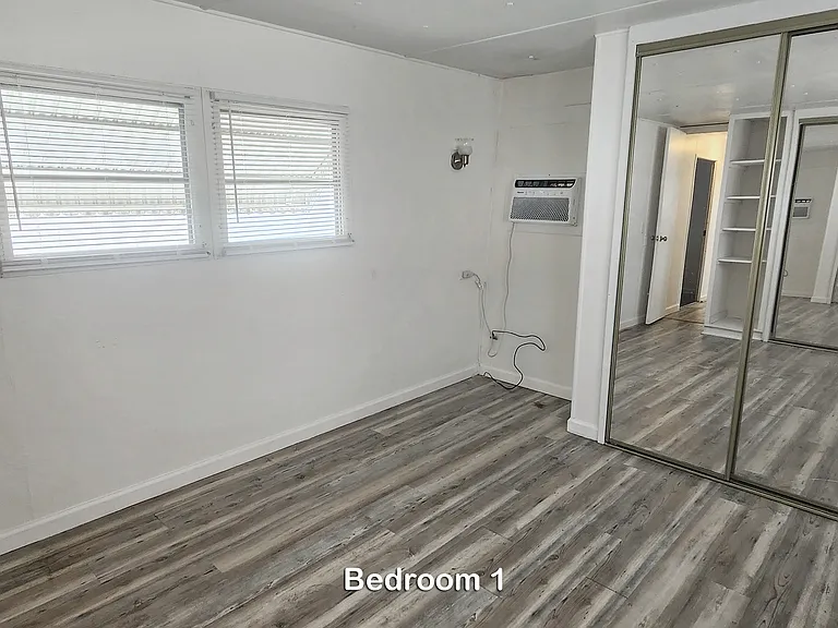 105 52nd Ave W — Photo 12