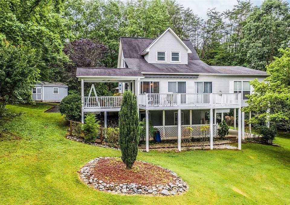 1st image of 1795 Bassett Ln