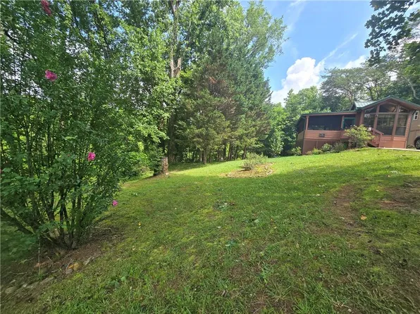 71 Stag Leap Dr, Cleveland, GA 30528