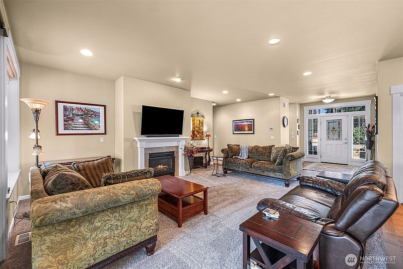 5th image of 17209 100th Street NE