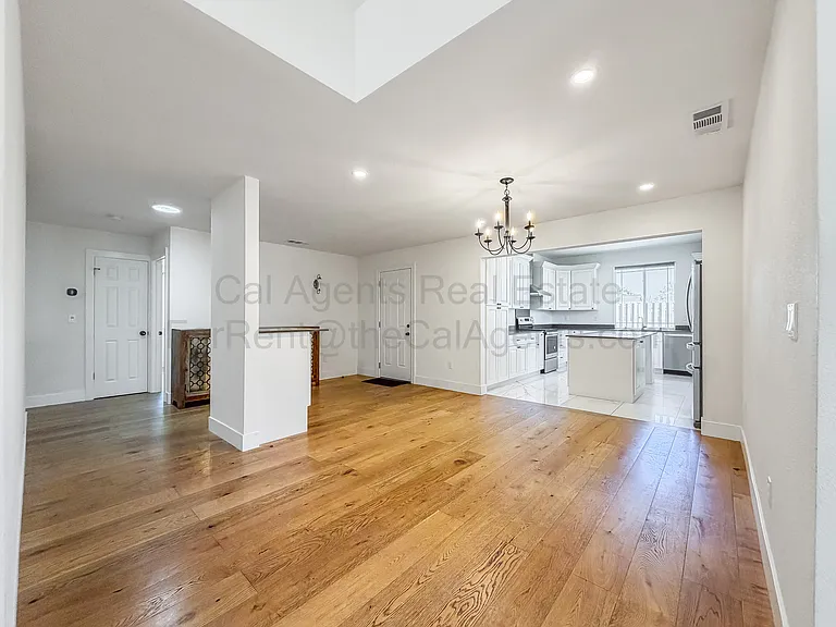 4207 Queen Anne Dr — Photo 6