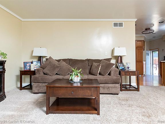4th image of 5635 Clippert St