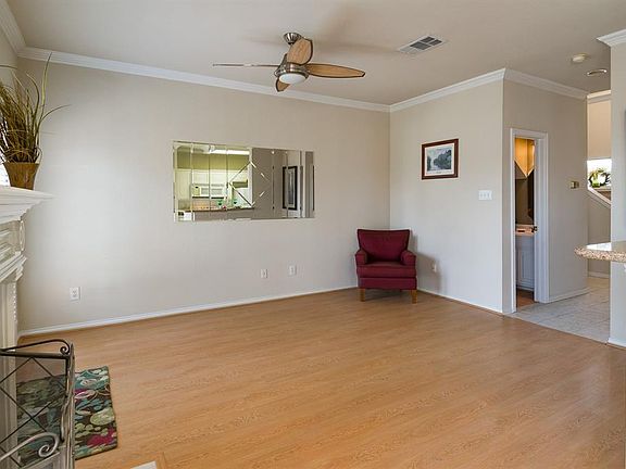5th image of 2360 Southcourt Cir