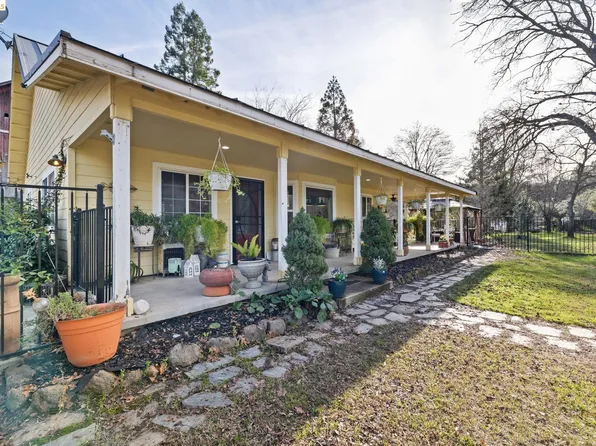 10177 Pulpit Rock Rd, Jamestown, CA 95327