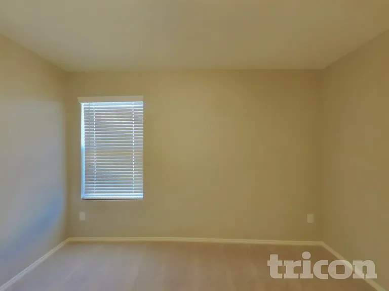 1717 Claireborne Ct — Photo 17