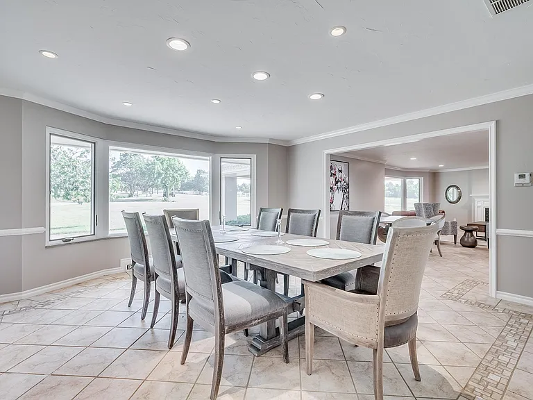 1516 E Britton Rd — Photo 17