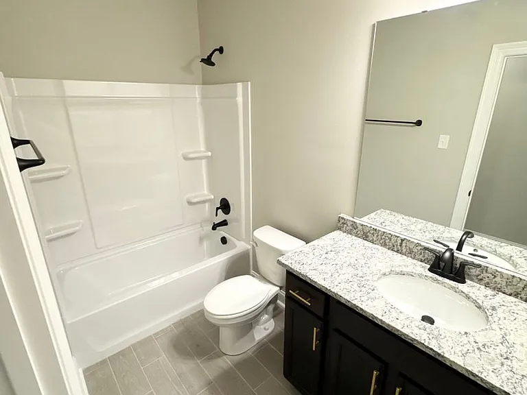213 Paisley Ln — Photo 7