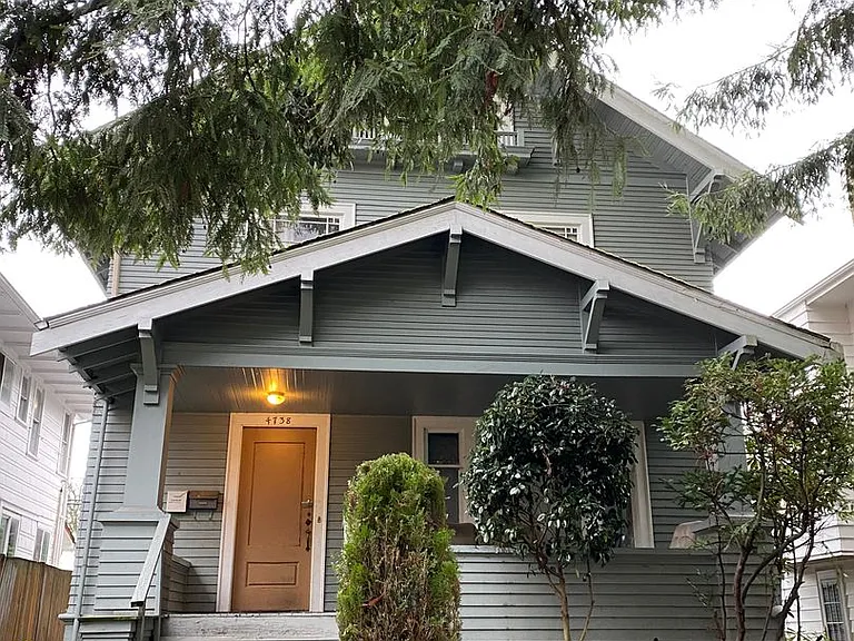 4738 16th Ave NE — Photo 1