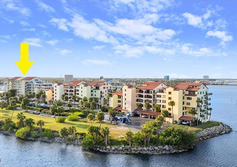 1st image of 525 Marina Point Dr #5250