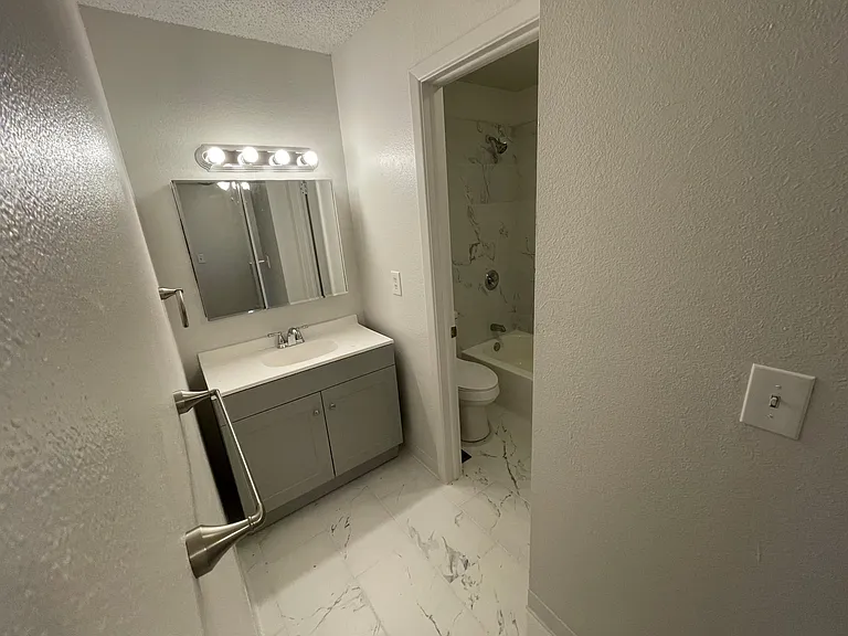 850 Sir Galahad Dr #B — Photo 13