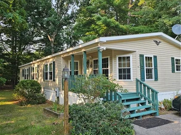 4 Darius Ln, Coventry, RI 02816