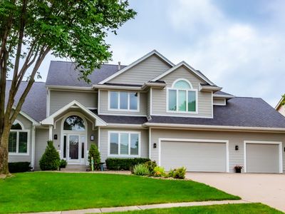 14092 Lake Pointe Dr, Clive, IA, 50325