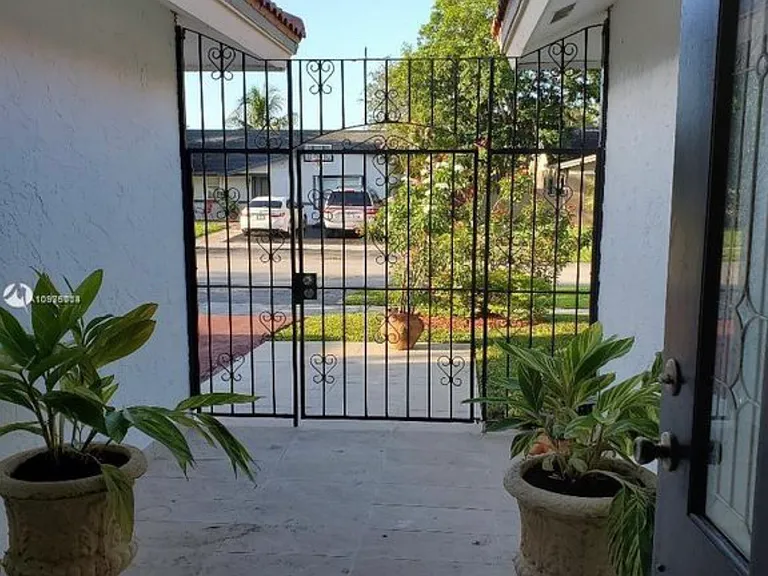 11405 SW 112th Ter — Photo 5