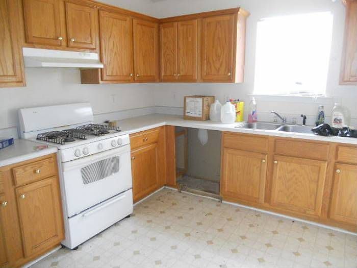 2nd image of 1130 Rexford Ct