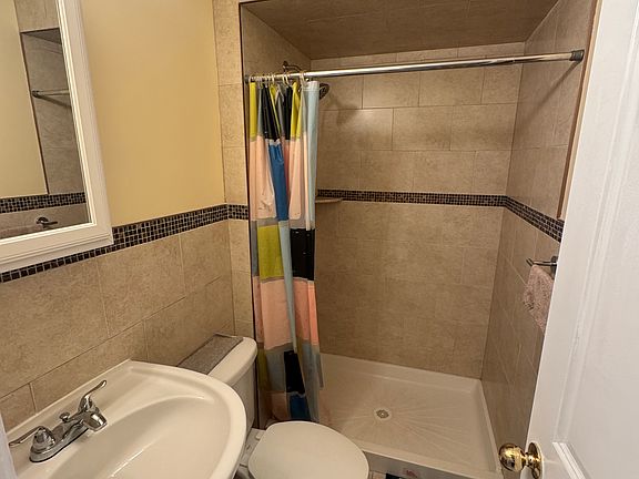 3rd image of 155 Labau Ave