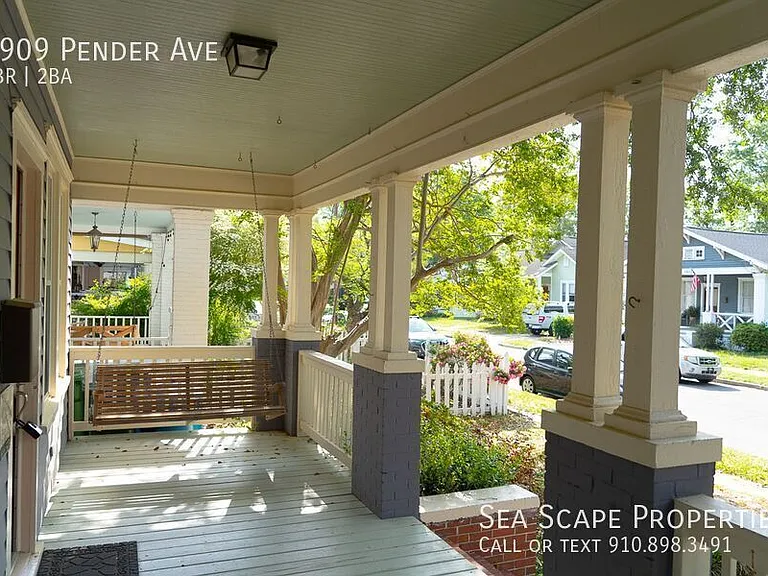 1909 Pender Ave — Photo 6