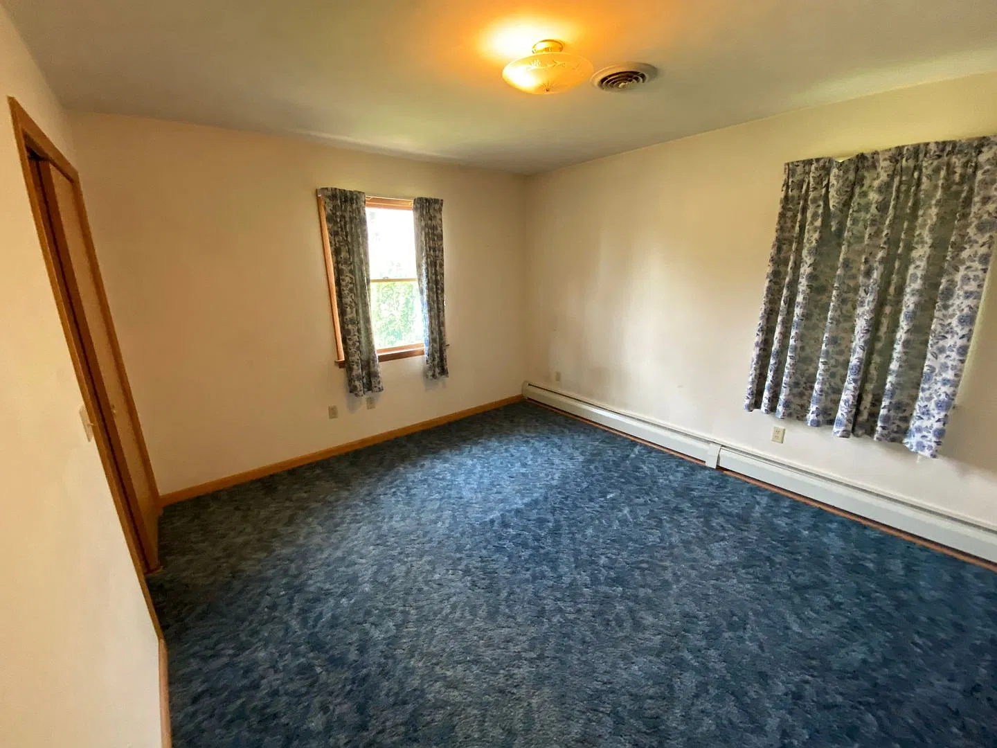 Single Family Home in Shrewsbury Borough — Photo 4