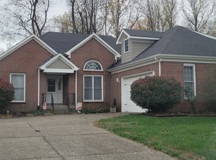 10906 Shady Hollow Dr, Louisville, KY 40241