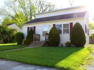 34 Walnut Pkwy, Crown Point, IN 46307