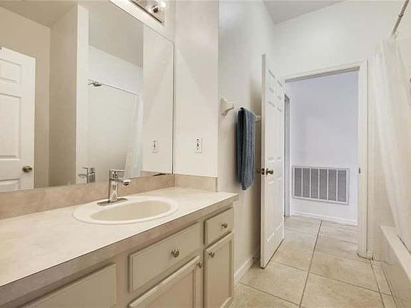 3rd image of 2154 Kaylas Ct