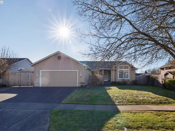 408 E Edgewood Dr, Newberg, OR 97132
