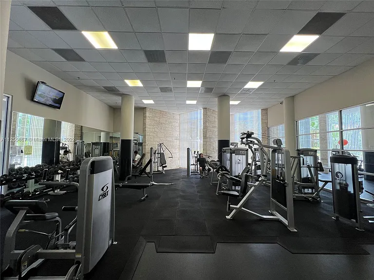 5161 Collins Ave #1711 — Photo 32