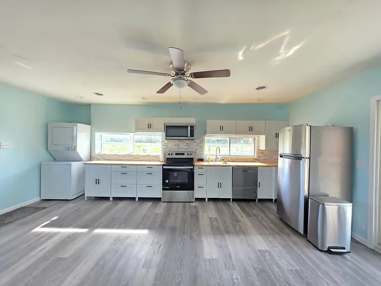 22931 Steele Dr — Photo 6