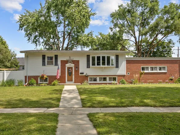 1120 S 12th Ave, Saint Charles, IL 60174