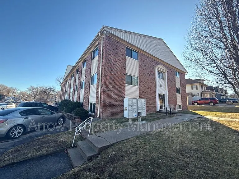 2119 Arbor St #208 — Photo 1