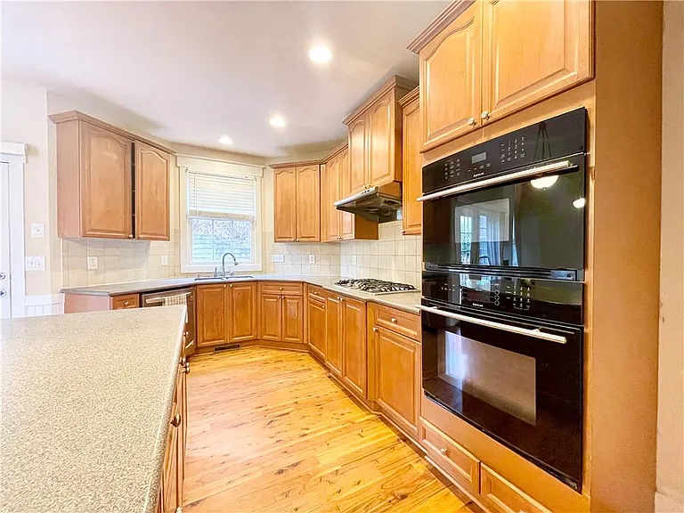 555 Vinings Springs Dr SE — Photo 22