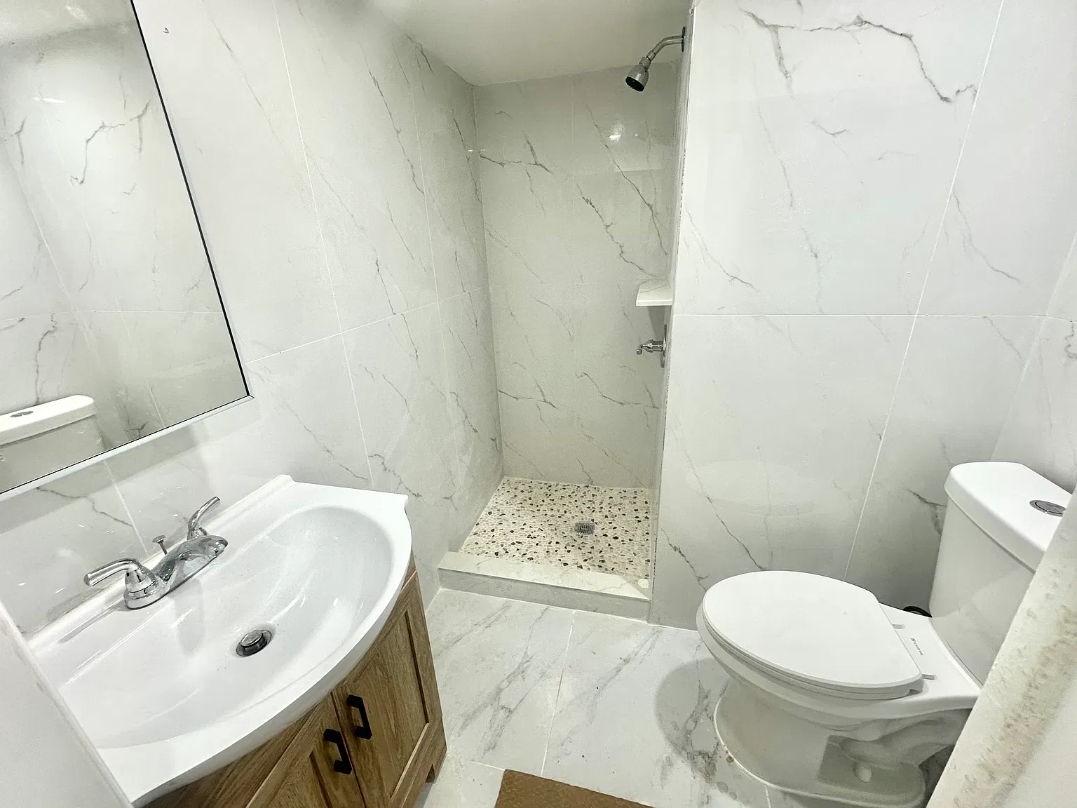 3 bed, 700 sqft, $2,600 — Photo 4