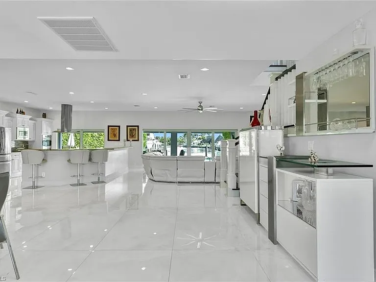6448 Griffin Blvd — Photo 15