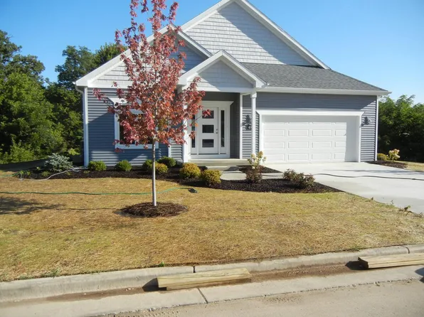 403 Evan DRIVE, Lake Geneva, WI 53147