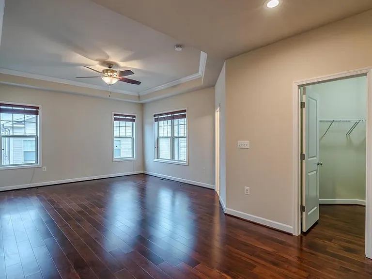 42329 Benfold Sq — Photo 9