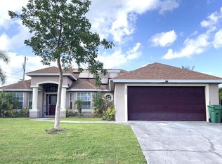 523 SW Gale Lane, Port St Lucie, FL 34953