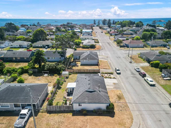 220 W Condor St, Crescent City, CA 95531