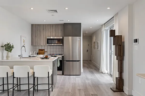 Rented by ERNY LLC | media 4