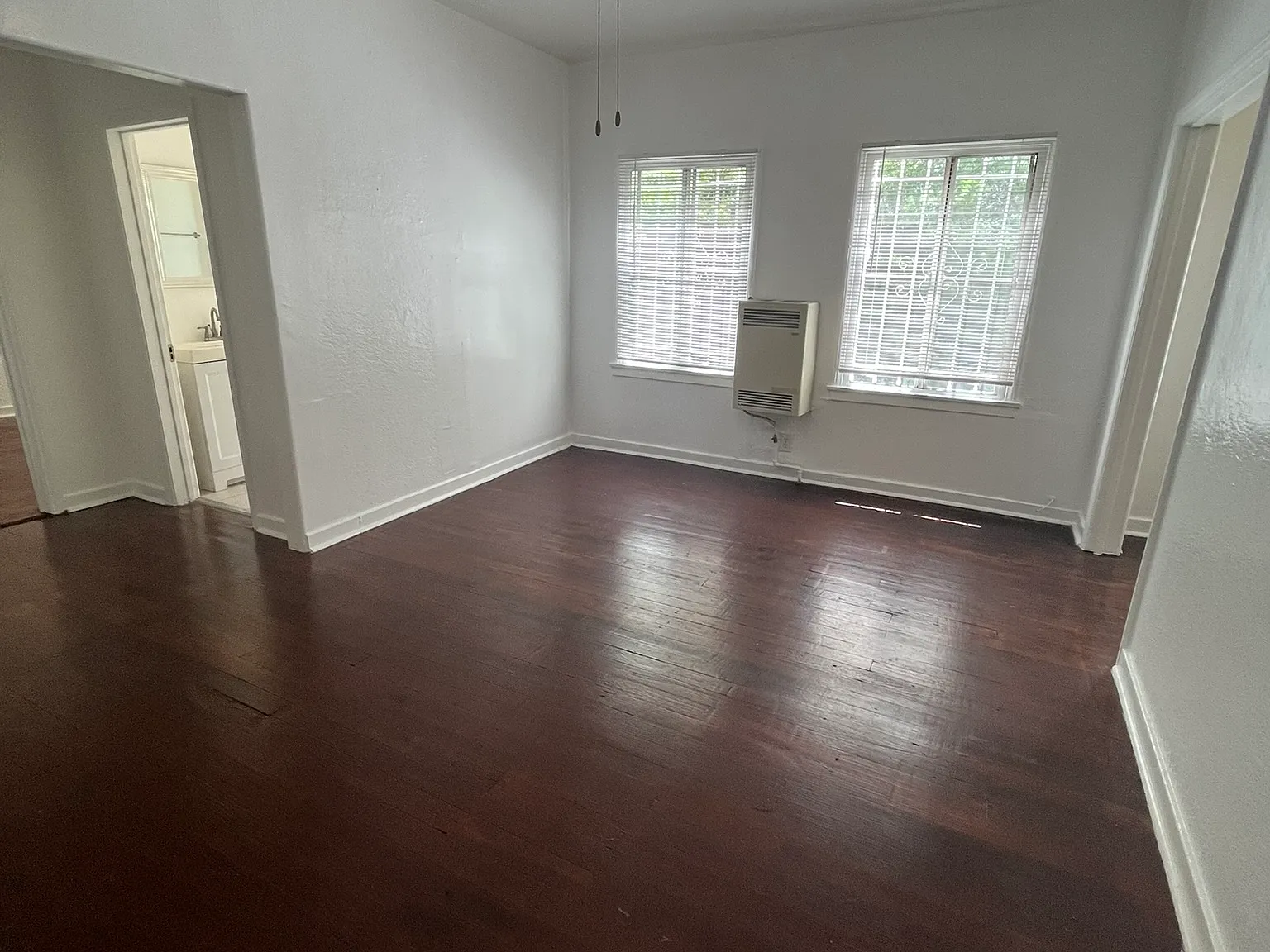 1 bed, 700 sqft, $1,900 — Photo 4
