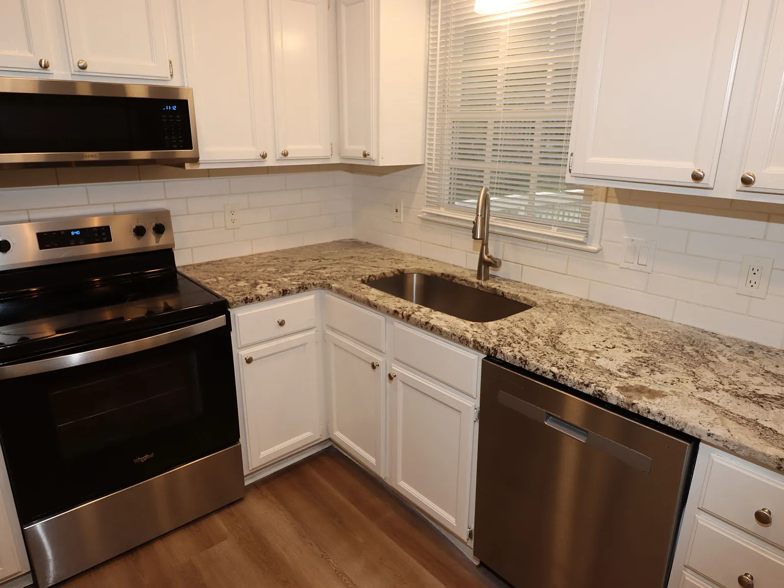 3 bed, 1152 sqft, $1,800 — Photo 4