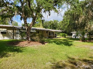 121 Sunglow Ave, Satsuma, FL 32189