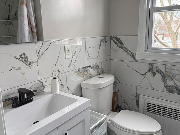 5th image of 15 Lewis St Floor 1