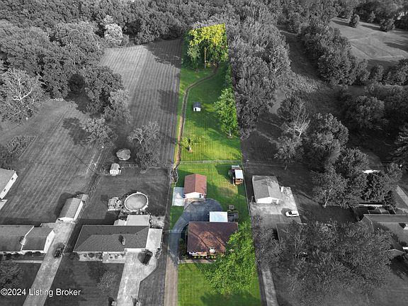 3rd image of 9909 Silverwood Ln