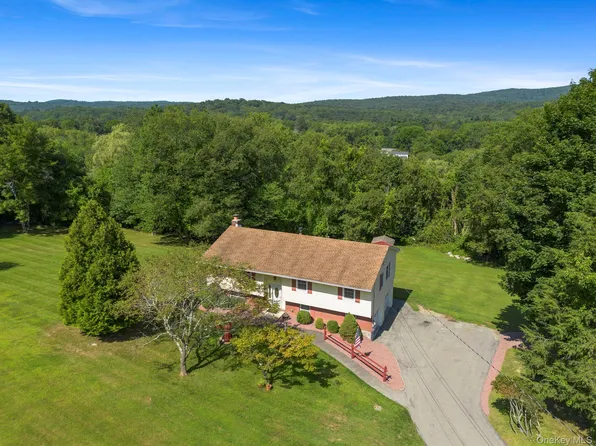 39 Horsepound Road, Carmel, NY 10512