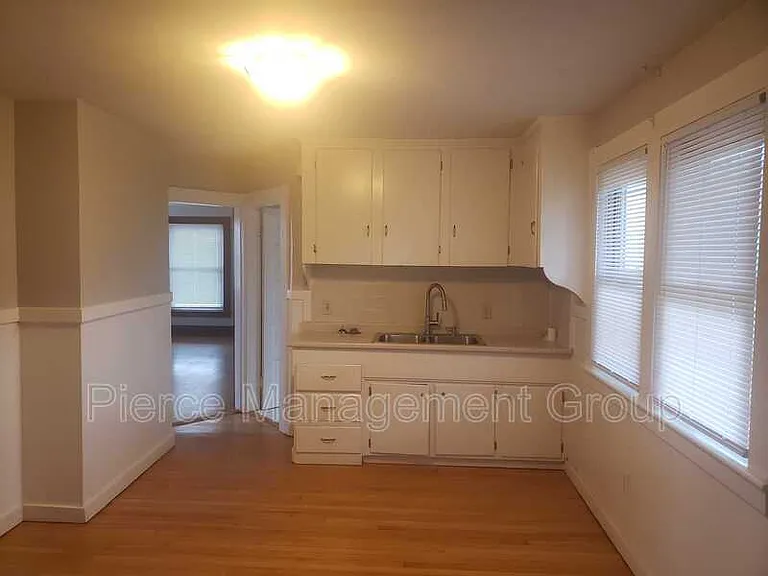 133 Brook St — Photo 7