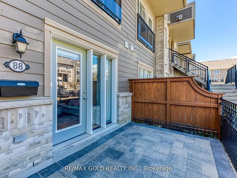 60 Fairwood Cir #88 — Photo 2
