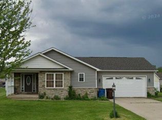 1170 Tanya St, Burns Harbor, IN 46304