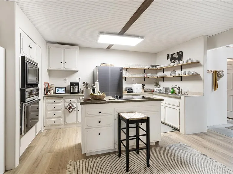 2102 Deerpark Dr — Photo 16