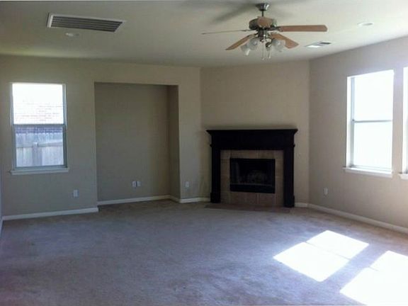 2nd image of 1109 Henderson Dr
