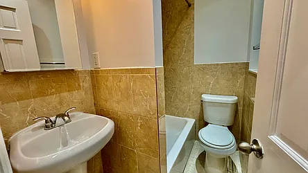 Rented by HOLTON REAL ESTATE INC.