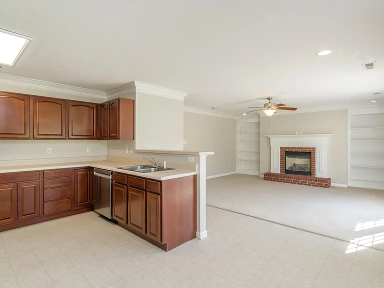1418 Caribou Ln — Photo 14
